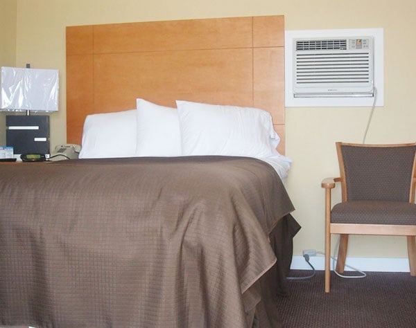 1 King Bed Handicap, Oceanview Inn