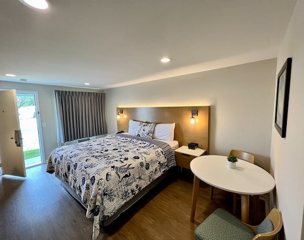 1 Double Bed at Oceanview Inn 1 Double Bed at Oceanview Inn